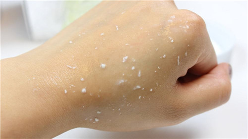 祛角质多长时间去一次? BeautyBuffetQ10牛奶去角质凝胶2.jpg