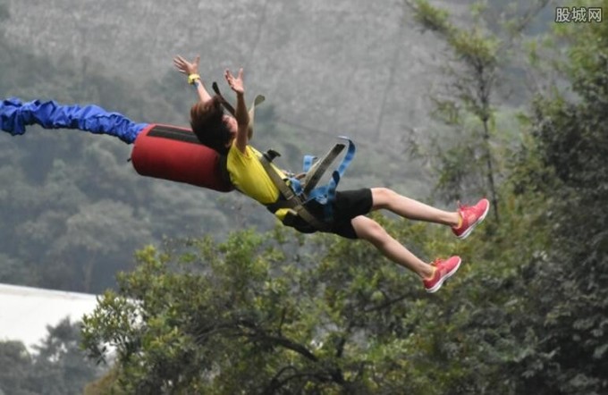蹦极Bungee Jumping).jpg