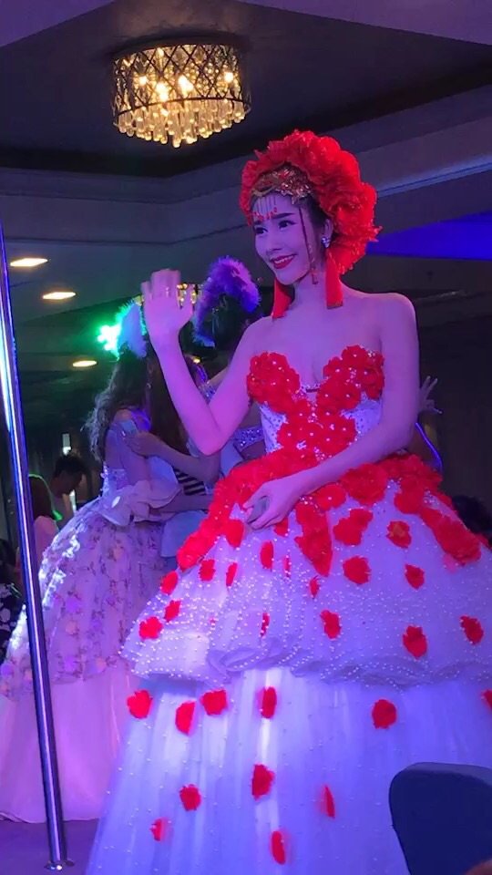Ladyboy show.jpg