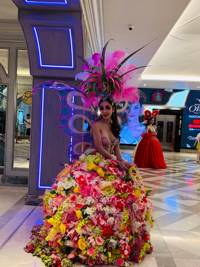 Ladyboy 秀.jpg