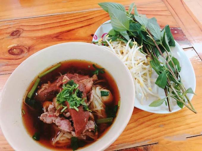 泰国小众城市&皇室度假胜地 J DIN 泰式牛肉河.jpg