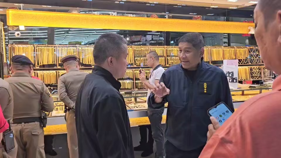 曼谷17岁男子持枪抢劫金店背后的故事 Weixin-Image_20240819112402.jpg