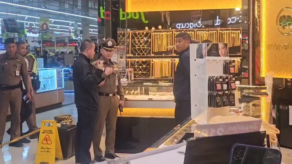 曼谷17岁男子持枪抢劫金店背后的故事 Weixin-Image_20240819112357.jpg