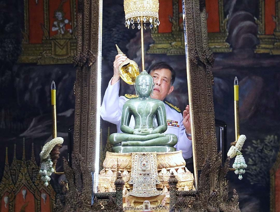 泰王王后为玉佛换装,娜莎见证 QQ图片20250712101834.png