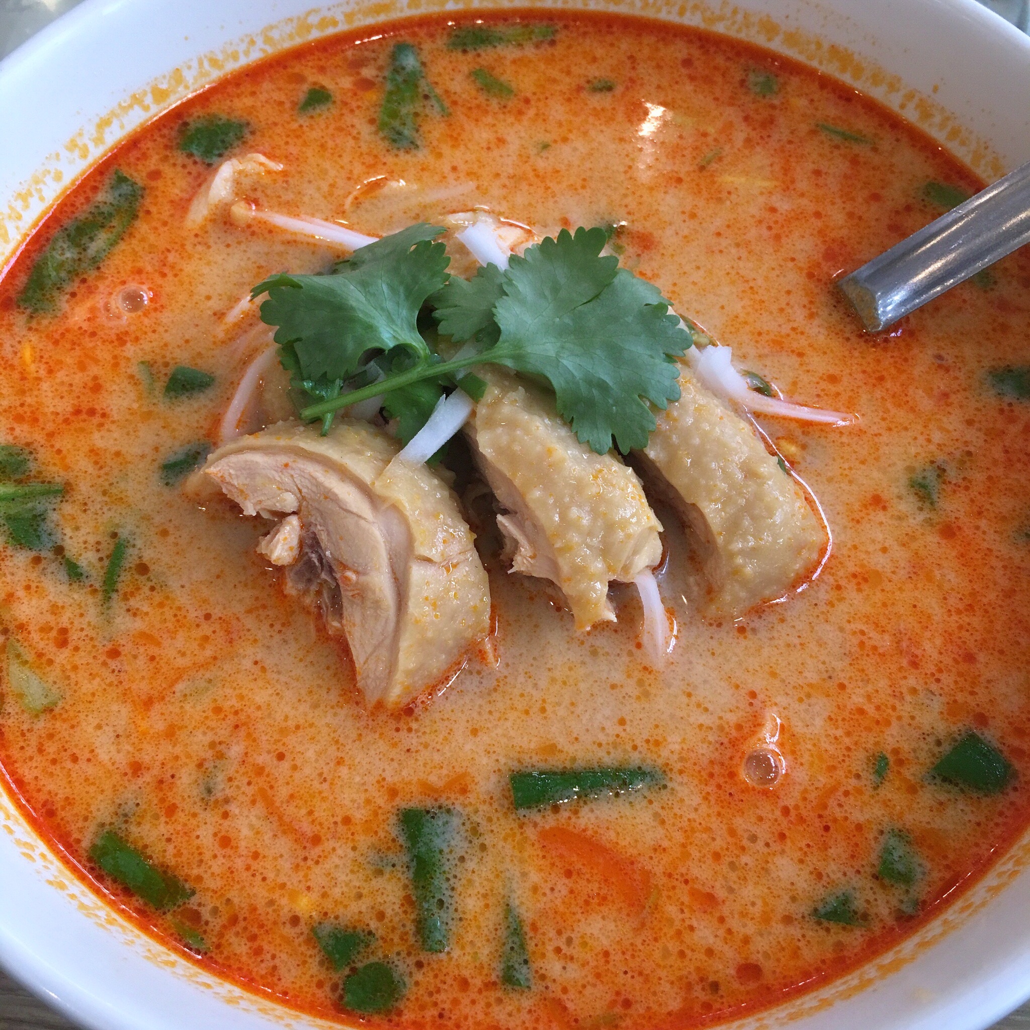 椰汁鸡汤Tom Kha Gai：椰香浓郁柔和酸辣
