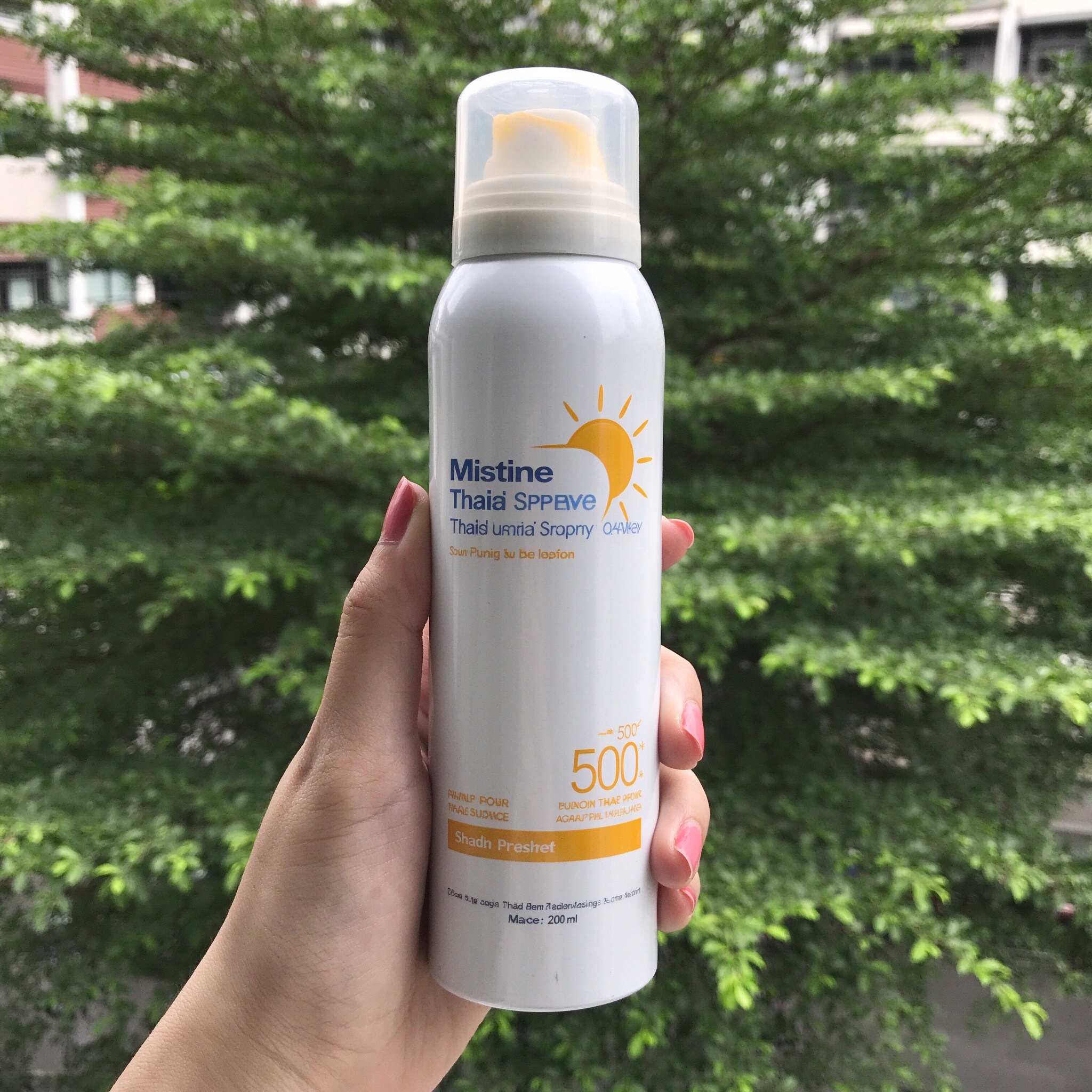 Mistine防晒喷雾：SPF50全身补涂神器