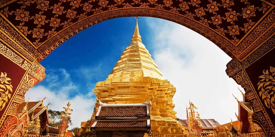 素贴山双龙寺：清迈云端金顶佛塔的千年朝圣之路