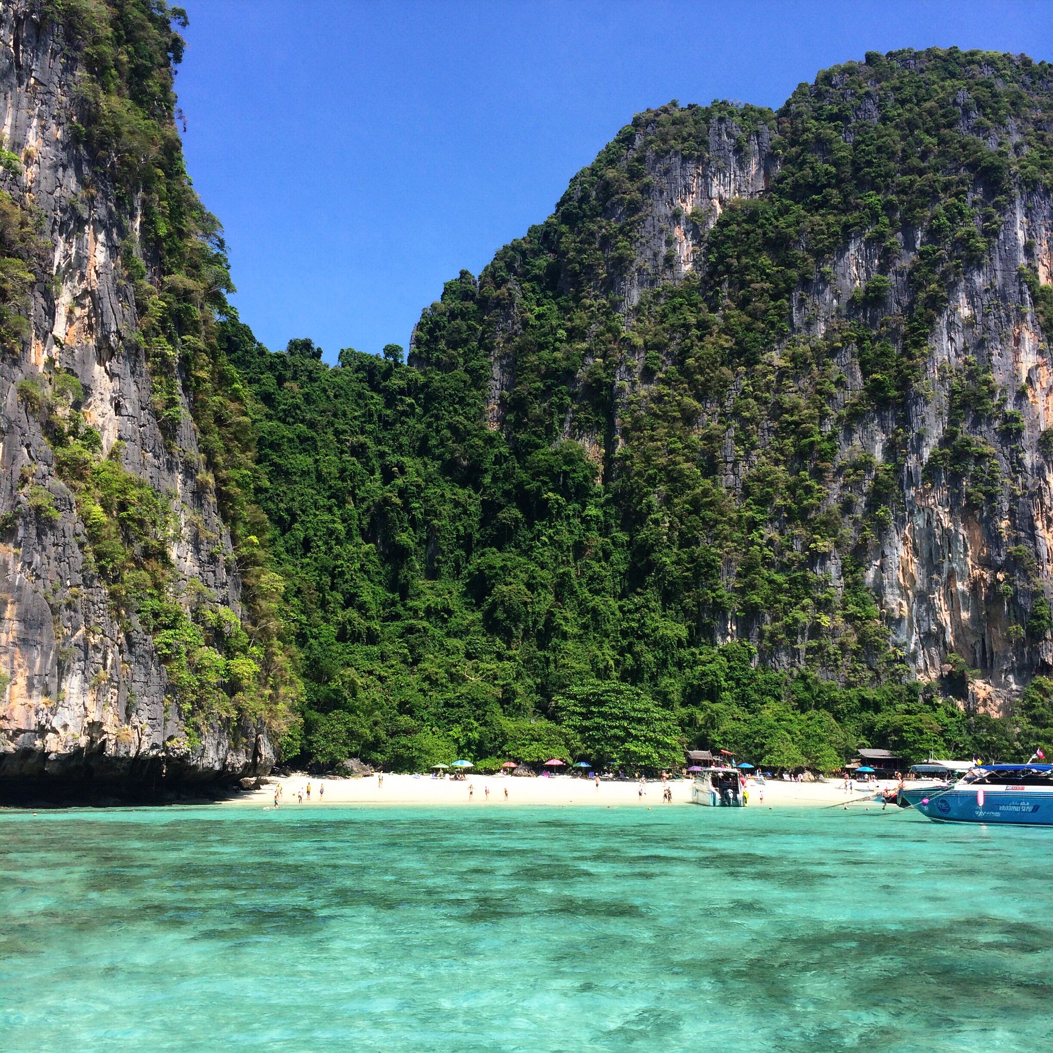 皮皮岛Phi Phi：碧海峭壁 电影海滩取景地