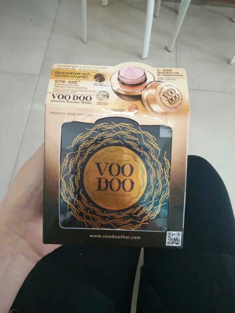泰国VOODOO蛇毒面膜到底值不值得入?一篇讲清紧致修护新思路 VOODOO蛇毒面膜圆罐包装设计产品图