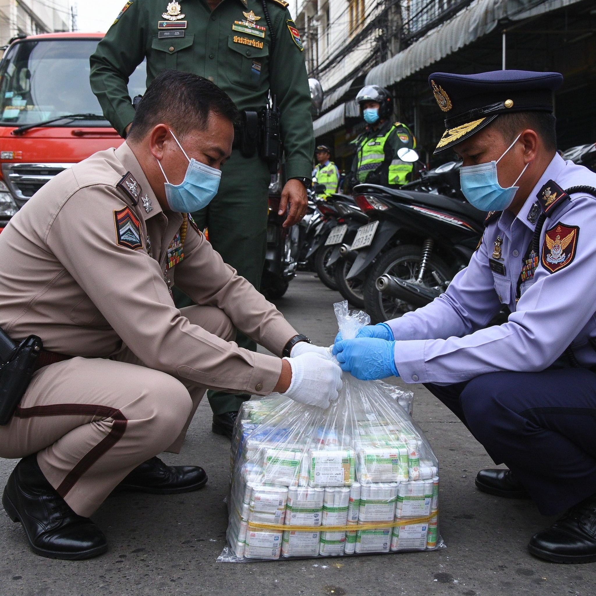 泰国警方查获冰毒39.6万粒 逮捕2人